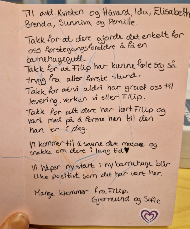 Takkebrev fra foreldre som har hatt barn her i ett år før de flyttet til ny kommune