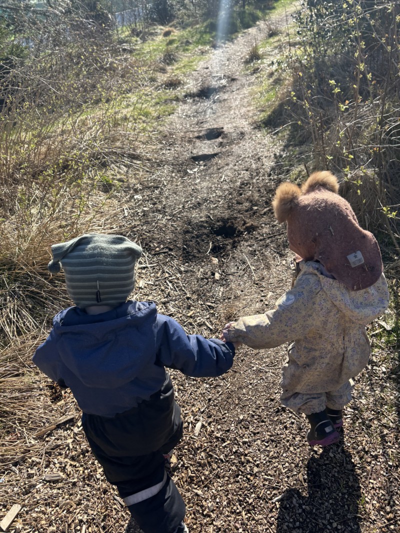Ei hand å holde i
