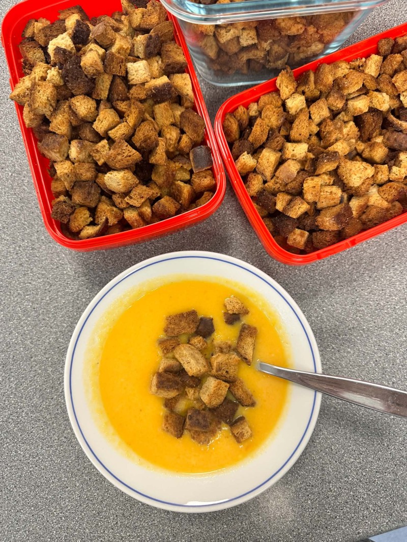 Gulrotsuppe med brødkrutonger :)