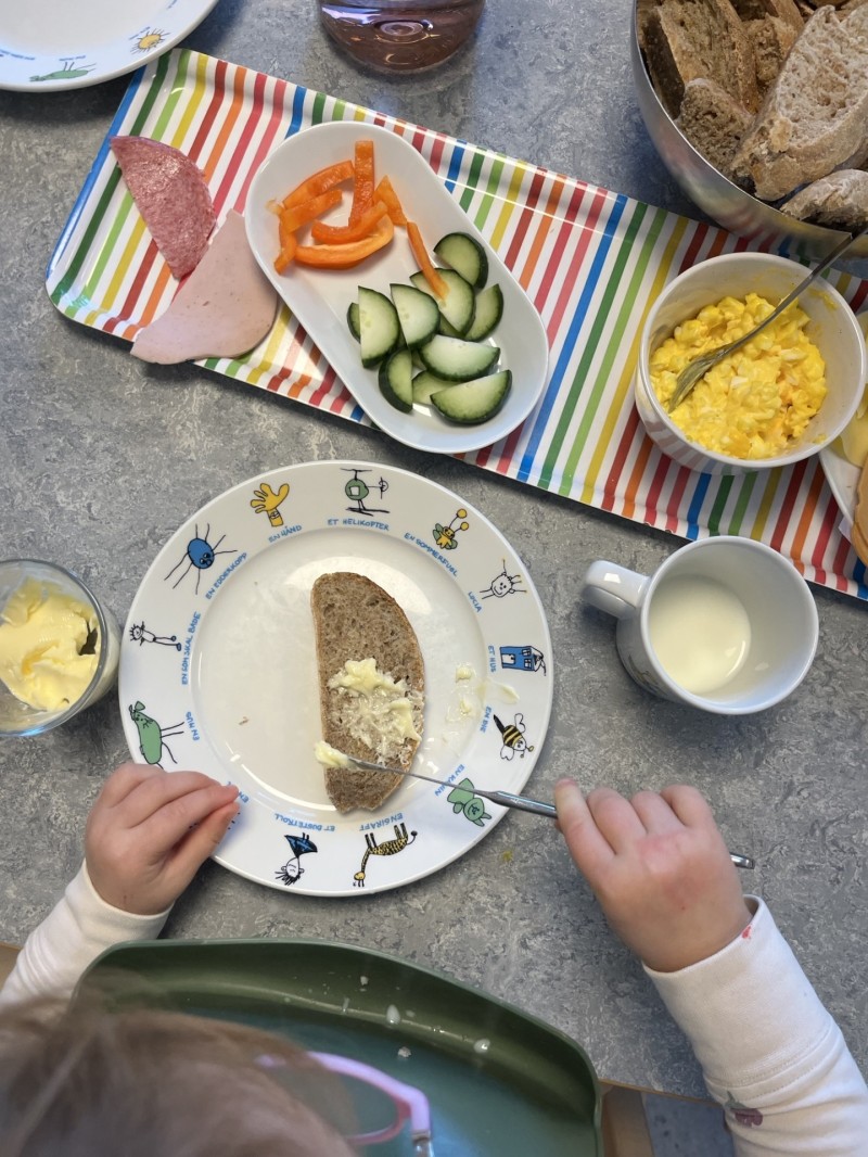 Nybakt brød