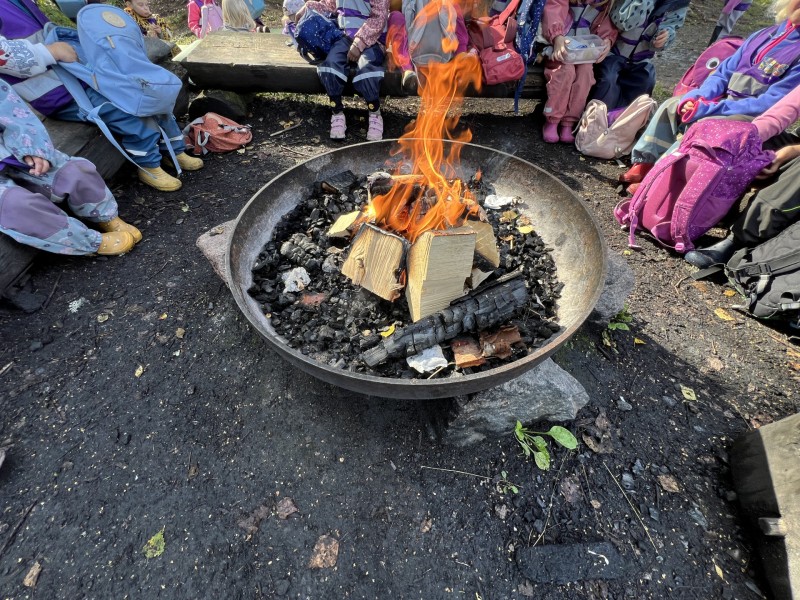 Hygge rundt bålet