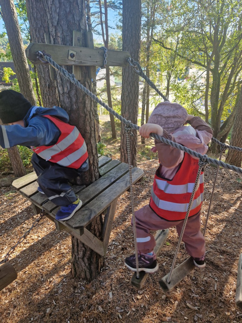 Bli kjent nær skolen