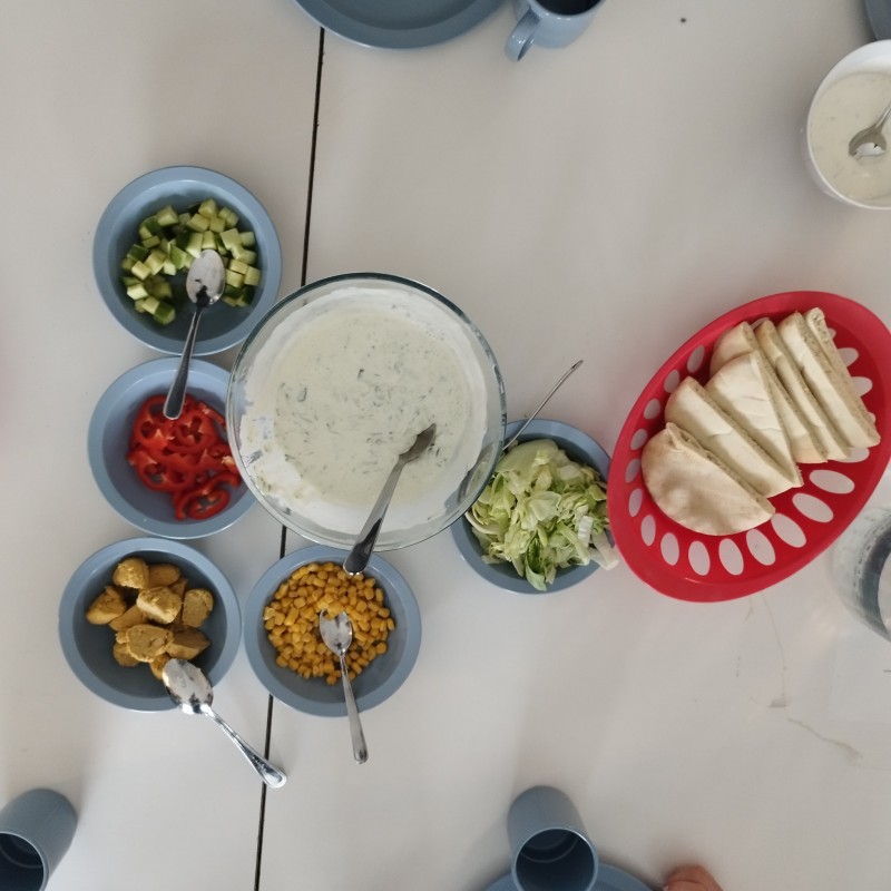Hjemmelaget falafel og tzatziki ble en stor hit