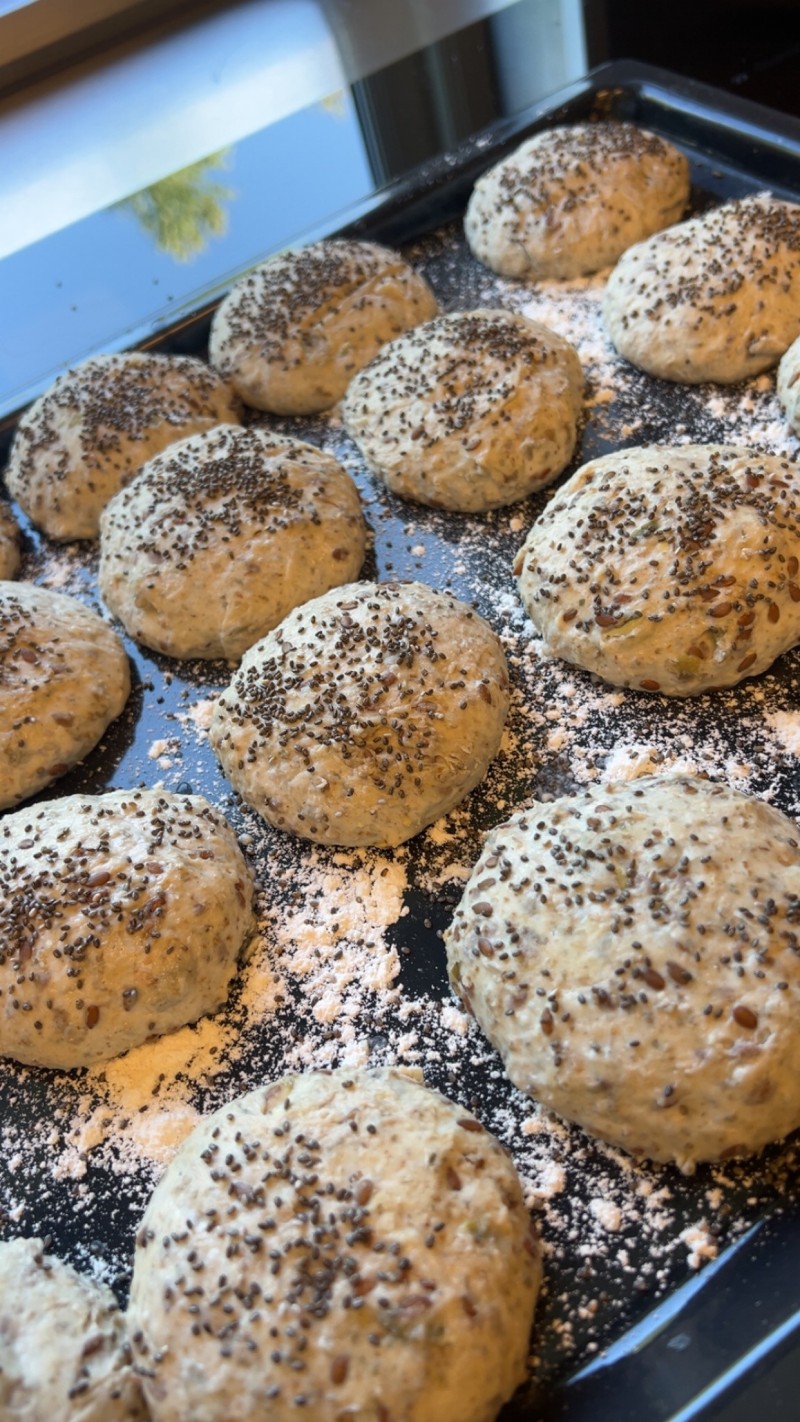 Vi har bakedag en gang i uken